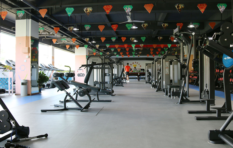 健身房器材